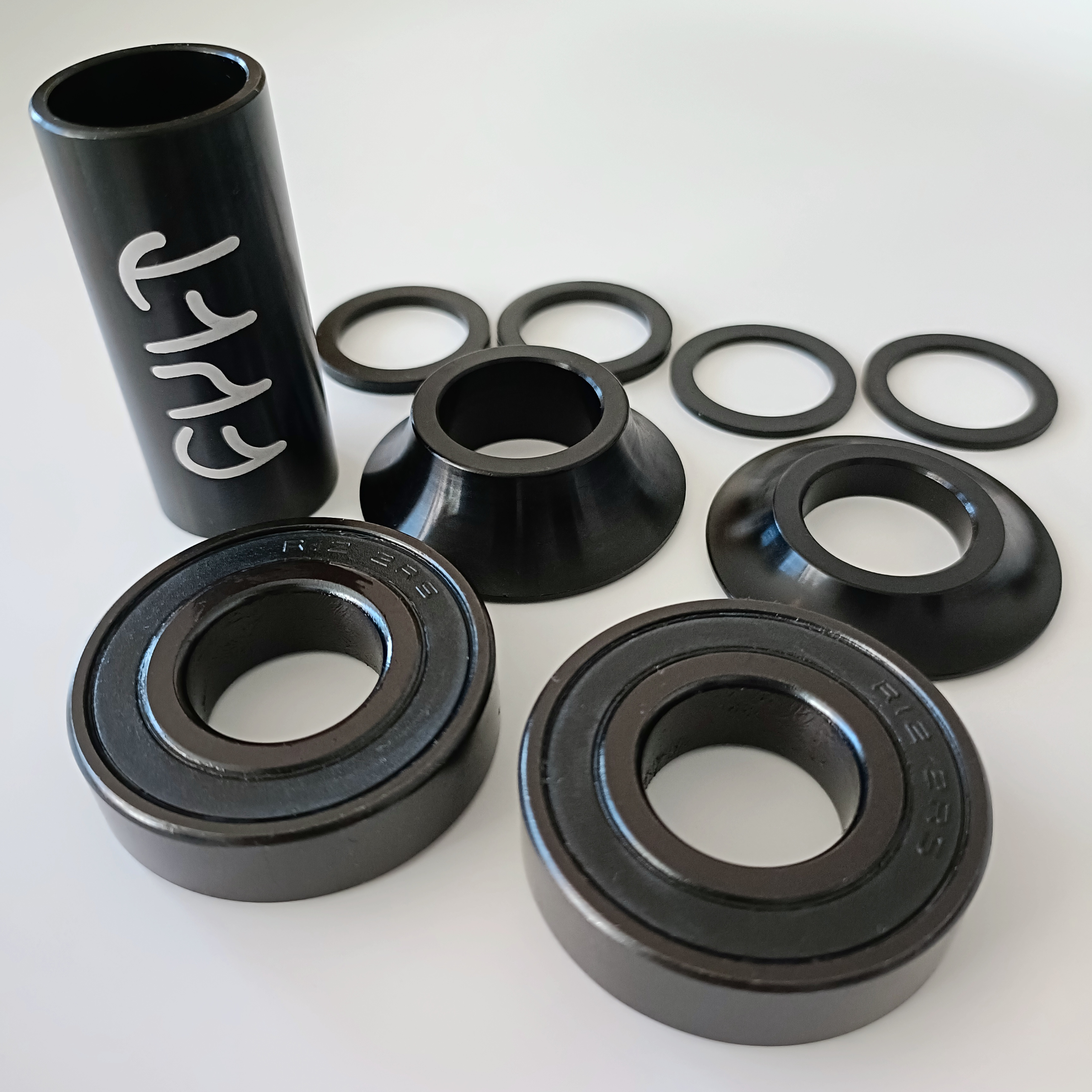 Cult Mid BB (Black, 19 mm)